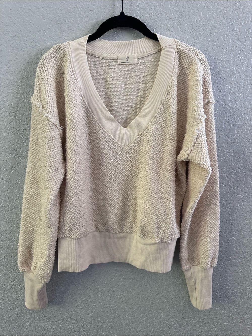 t.la Anthropologie Zuri Popcorn Boucle V-Neck Sweatshirt XS Cream